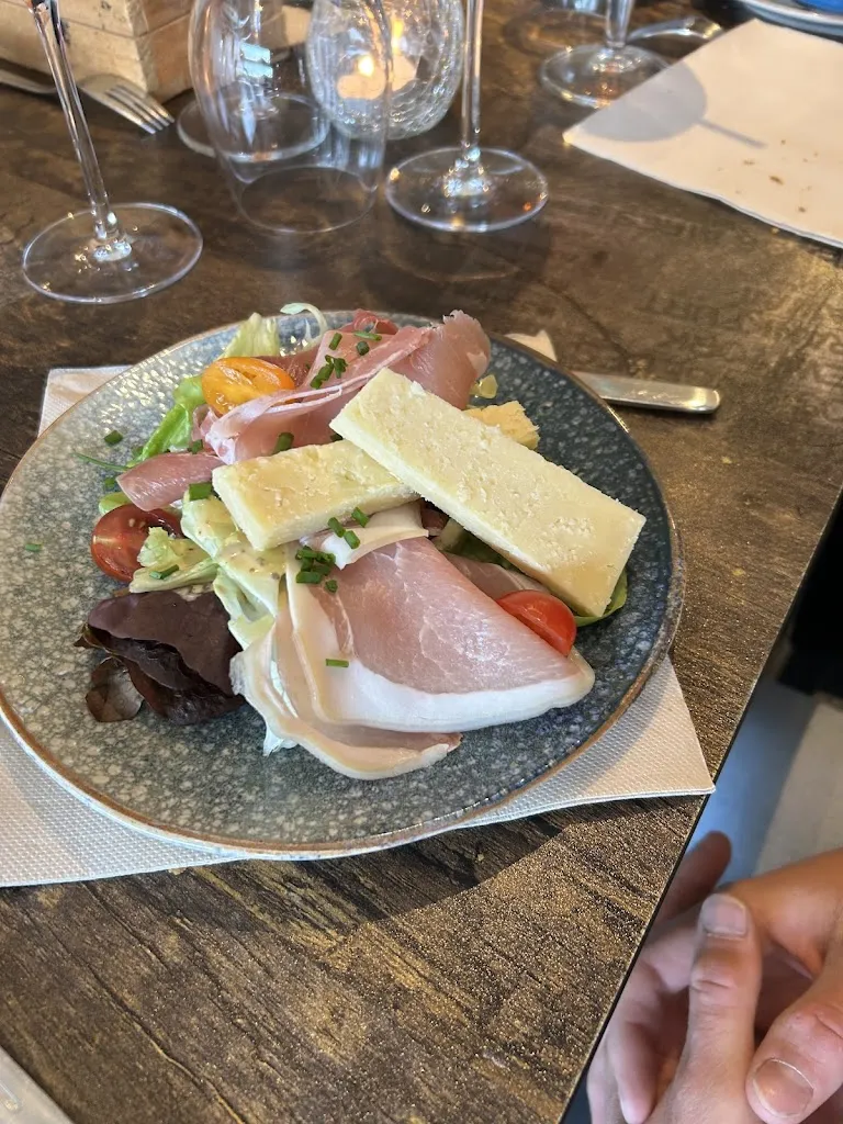 D'M_Charleval_slider_image_2