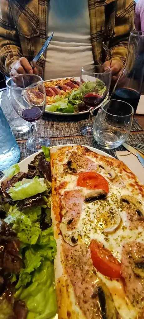 Viajera sin fronteras._Le Petit Lyons_Lyons-la-Forêt_review