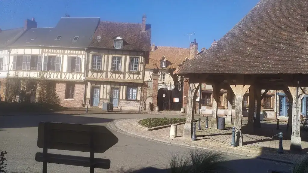 Le Petit Lyons_Lyons-la-Forêt_slider_image_3