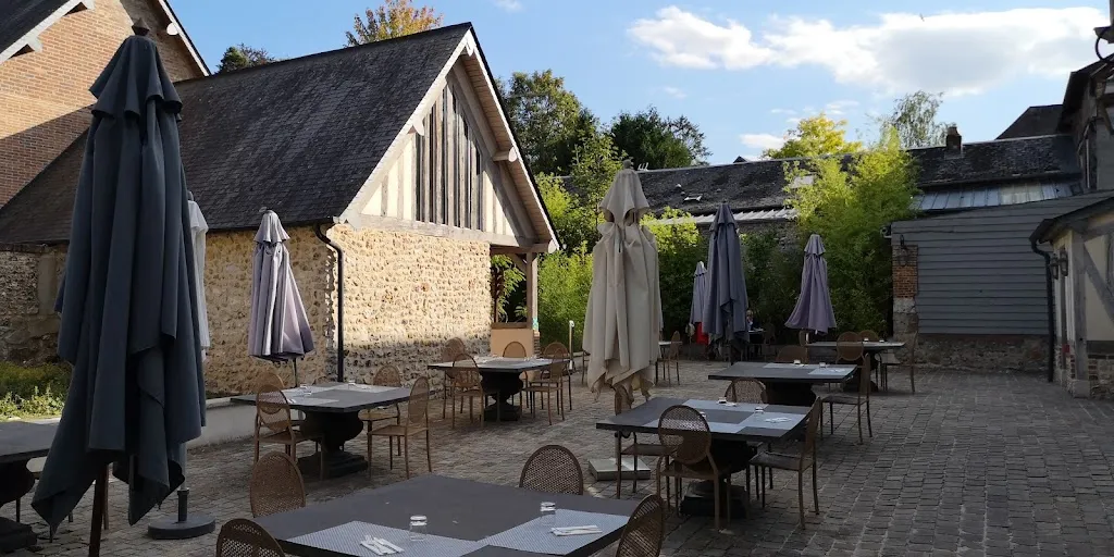 Le Bistrot du Grand Cerf Restaurant in Lyons-la-Forêt