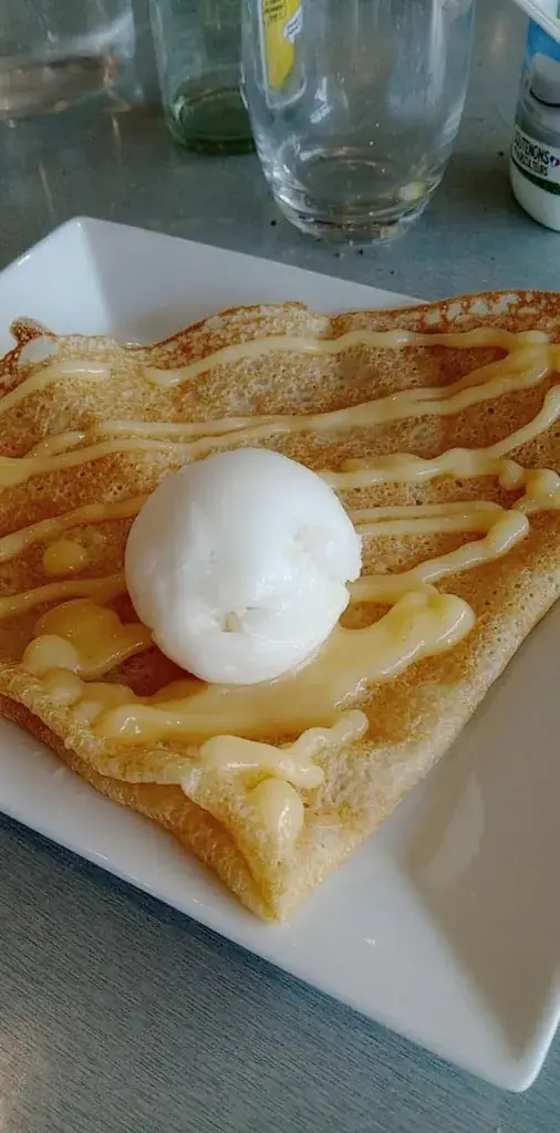 Pauline D._La guinguette des écluses *par Simone_Amfreville-sous-les-Monts_review