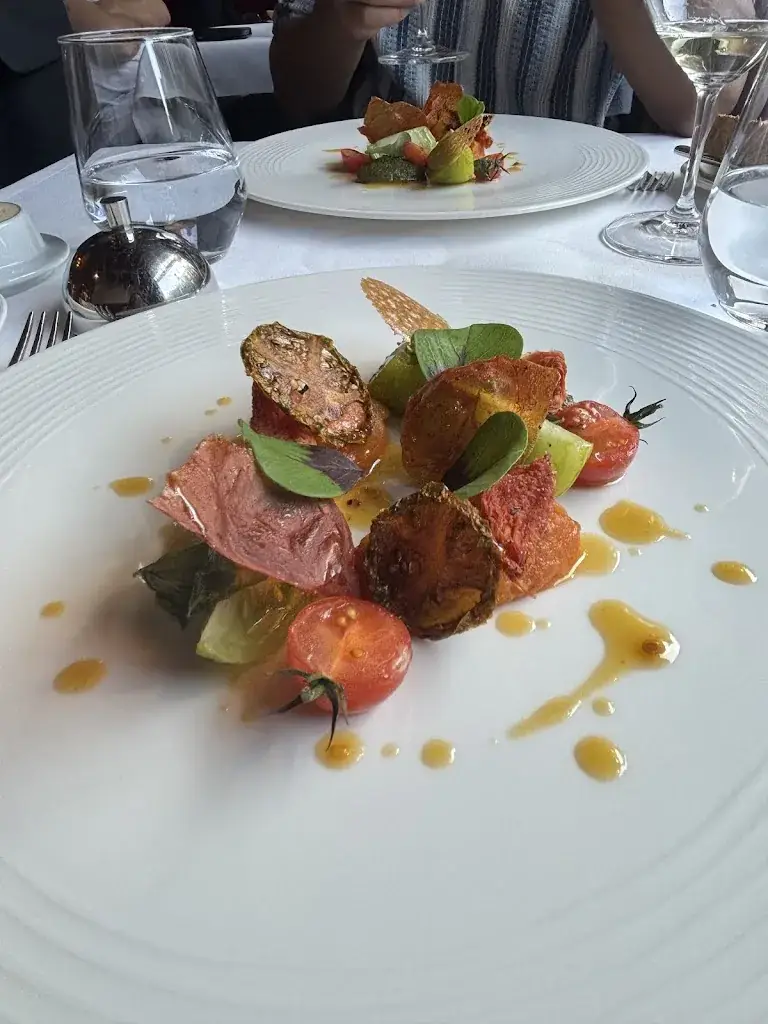 arushi varshney_La Licorne Royale_Lyons-la-Forêt_review