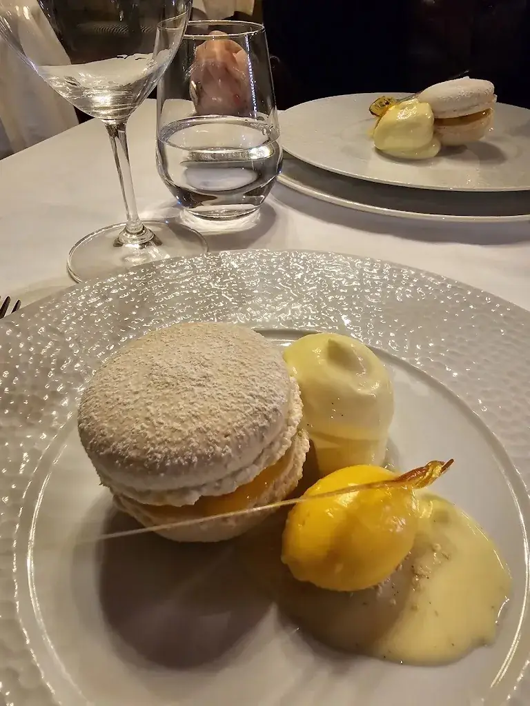 Jean Philippe Brispot_La Licorne Royale_Lyons-la-Forêt_review