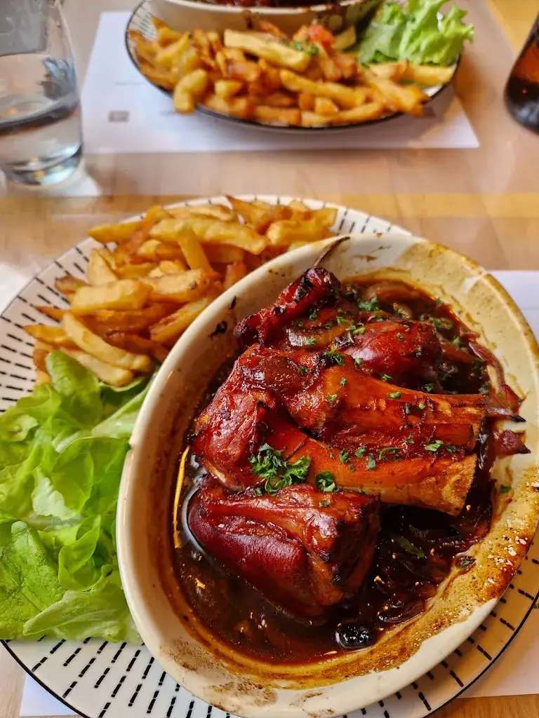 Kelly Lalague_Brasserie L'Estaminet_Saint-Pierre-le-Viger_review