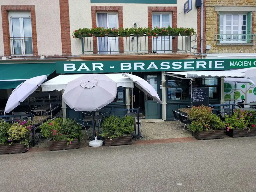 Christopher Eadon_Restaurant brasserie du centre_Gacé_review
