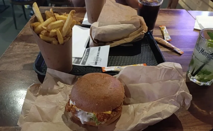 Agathe F._La Caserne Groisy_Groisy_recensione