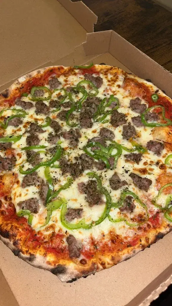 Khadidia M'bodji_La Cabane à Pizza _Gainneville_review