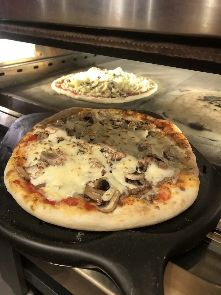 Menü_Distributeur La Pizza du Coin - Garennes sur Eure_Garennes-sur-Eure_Bild_6