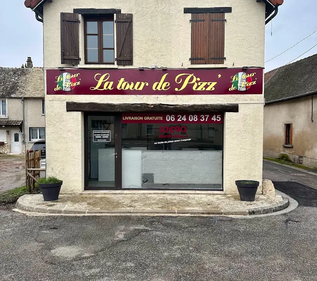 La Tour de Pizz' Restaurant in Garennes-sur-Eure