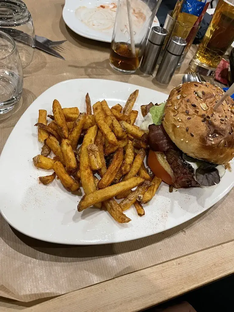 La Familia_Forges-les-Eaux_slider_image_3