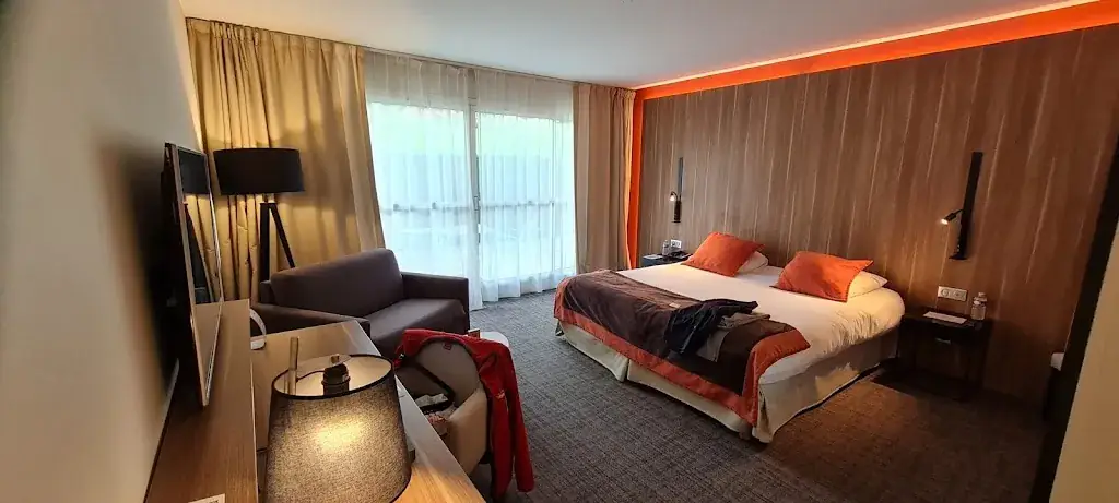 Ian Bruce_ForgesHotel - Domaine de Forges_Forges-les-Eaux_review