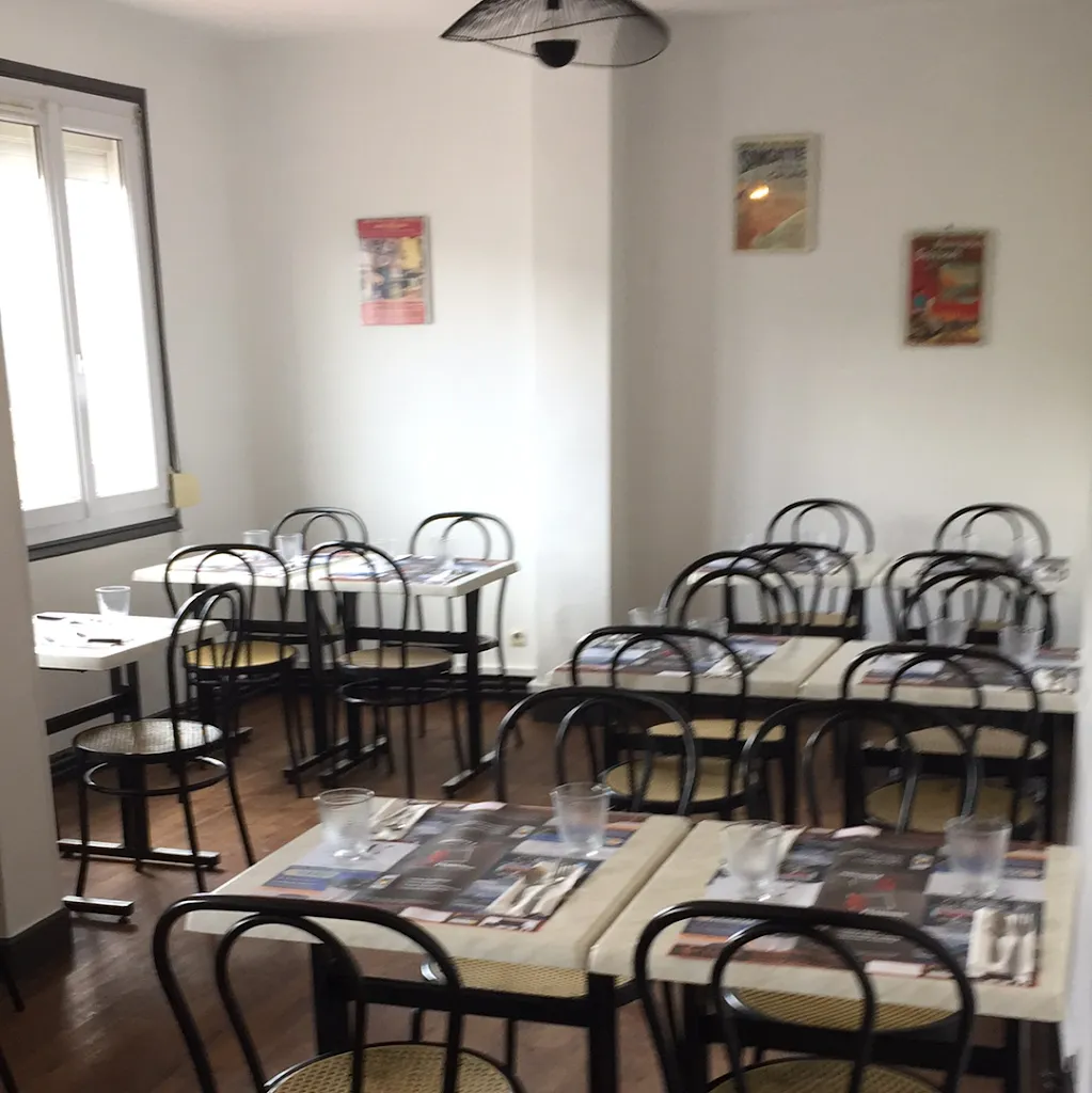 L'Annexe du Z restaurant in Grand-Couronne