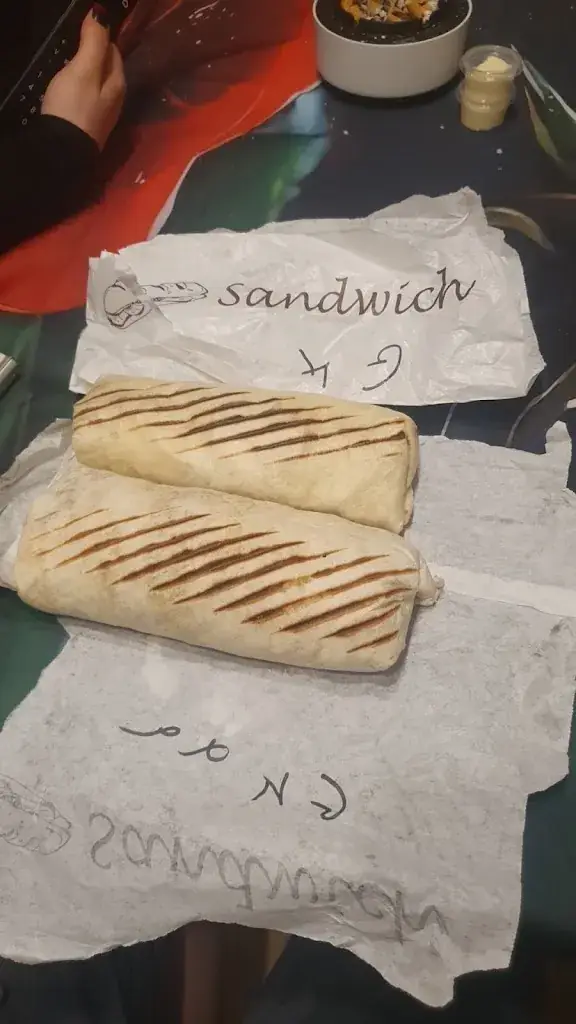 Samuel Lieven_Aux P'tits Creux_Grand-Couronne_review