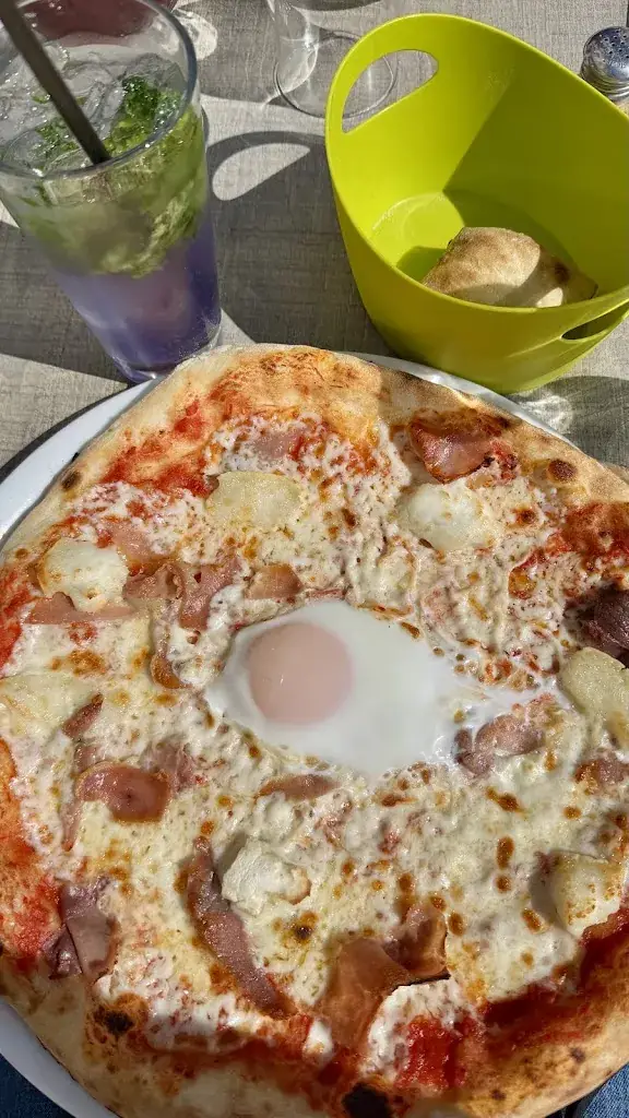 Emilie Fréret_Le Prado_Gournay-en-Bray_review