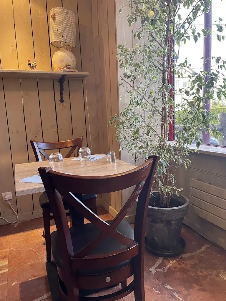 Francois F_La Grange_Gournay-en-Bray_review