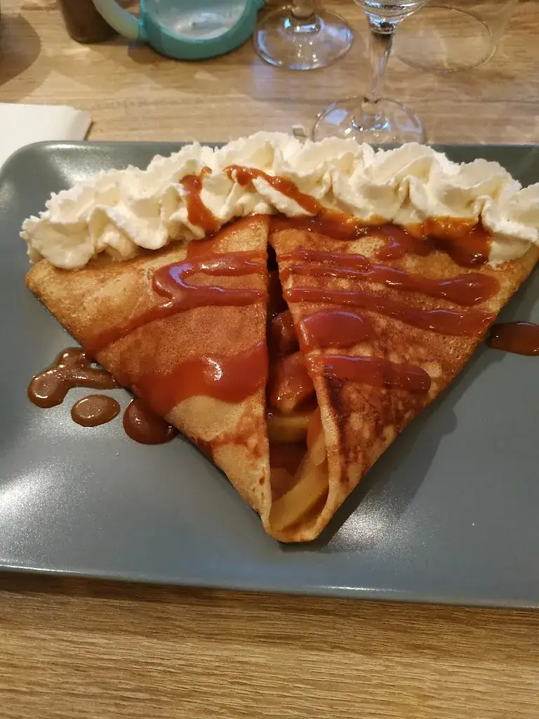 Camille Lanel_La Grange_Gournay-en-Bray_review