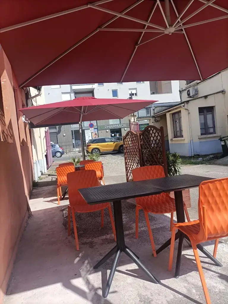 Village Indian_Givors_slider_image_1