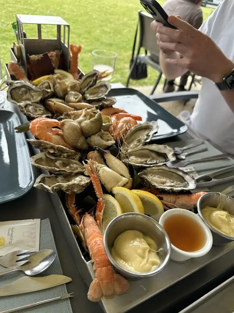 Vivian Nguyen_Chez Pauline - Bar à Crustacés_Grandcamp-Maisy_review