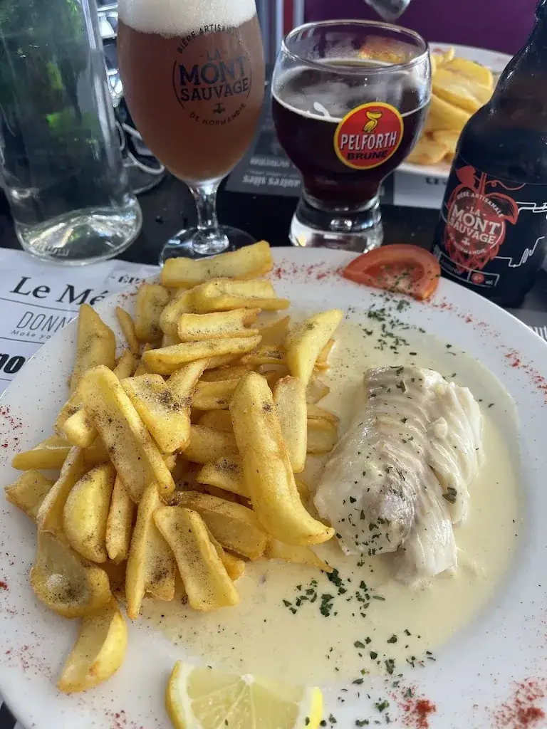 chloe caldwell_L Estran_Grandcamp-Maisy_review