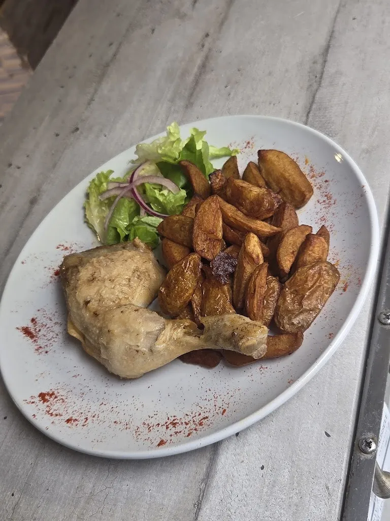 Le Bou'Jou - Restaurant Bar Planches Jeux_Grandcamp-Maisy_slider_image_2