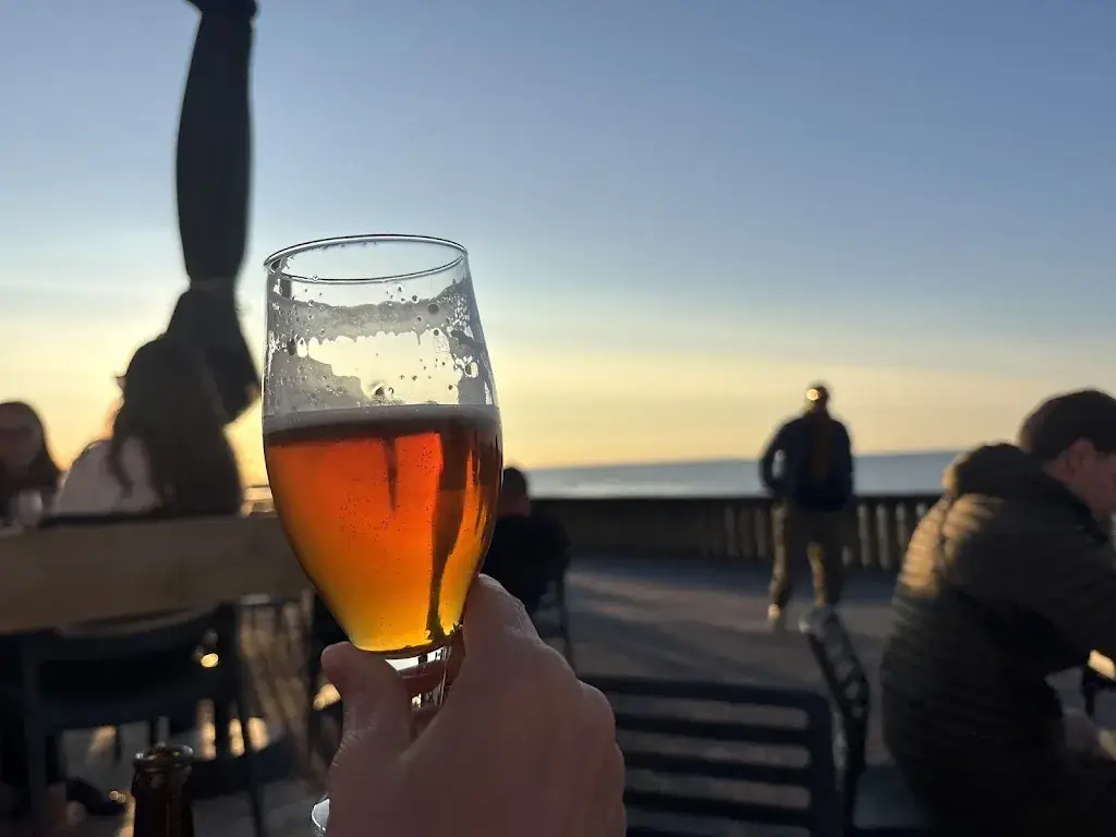 SABINE PITEIRA_La Frégate_Grandcamp-Maisy_review