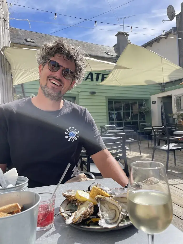 Zita Millenaar_La Frégate_Grandcamp-Maisy_review