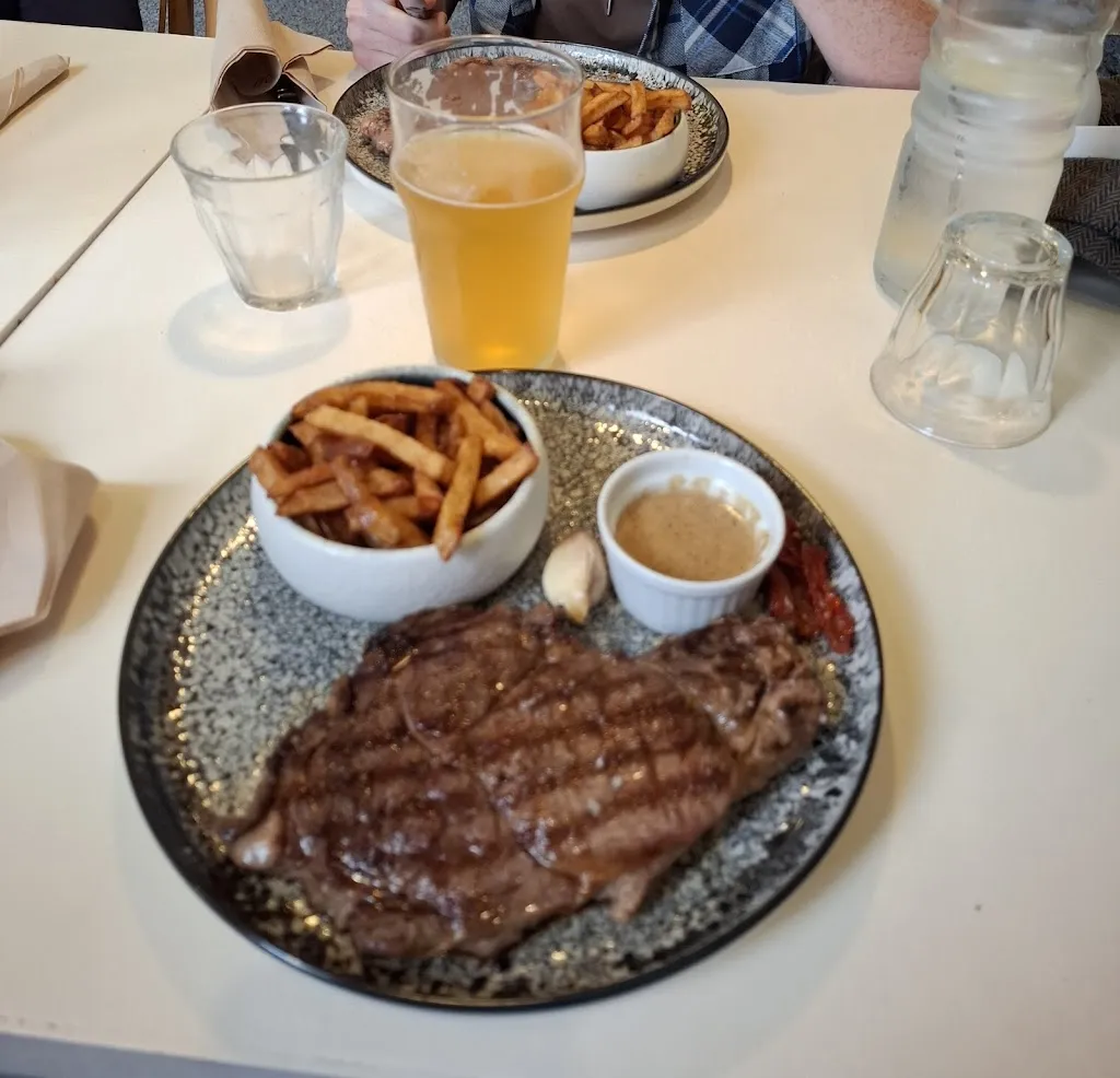 Kane West_Restaurant L'Ephémère (près de la plage d'Omaha)_Englesqueville-la-Percée_review