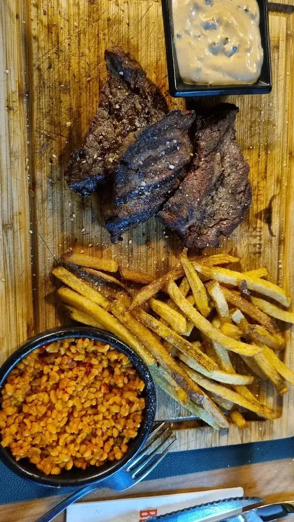 Gürkan Hüroğlu_BIG BEEF_Gravigny_review