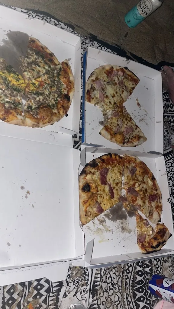 julie lambert_Pizza World_Gruchet-le-Valasse_review