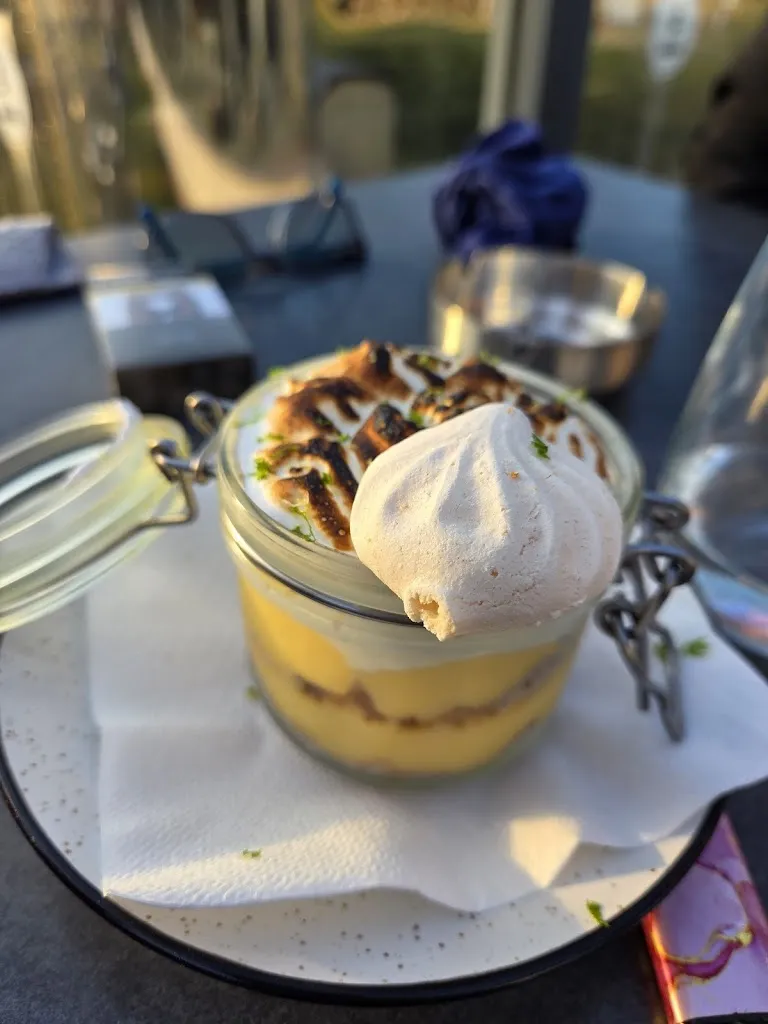 Hélène_La voile bleue_Hautot-sur-Mer_review