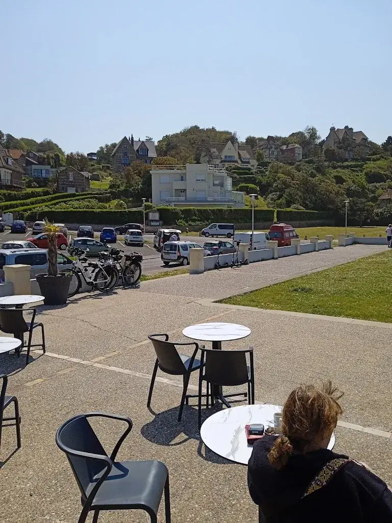 Les Régates restaurant in Hautot-sur-Mer