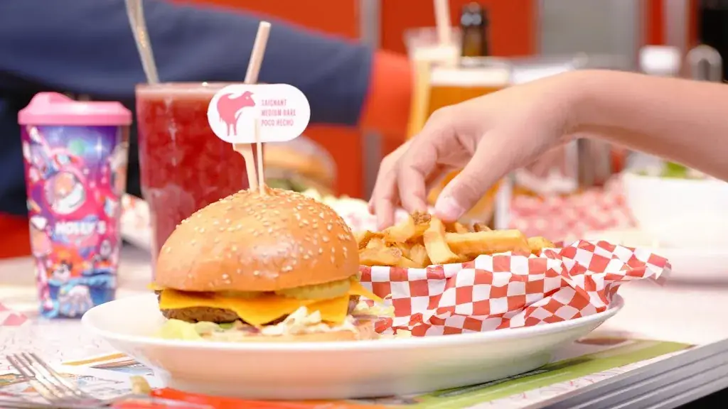 Holly's Dinner_Évreux_slider_image_3