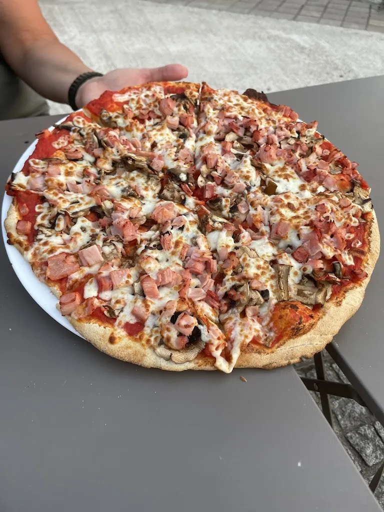 Riccardo Figorilli_V&P Pizza et Pâtisseries Artisanales_Harfleur_review