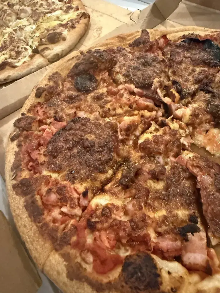 Selena Durand_Pizza Del Mondo_Harfleur_review