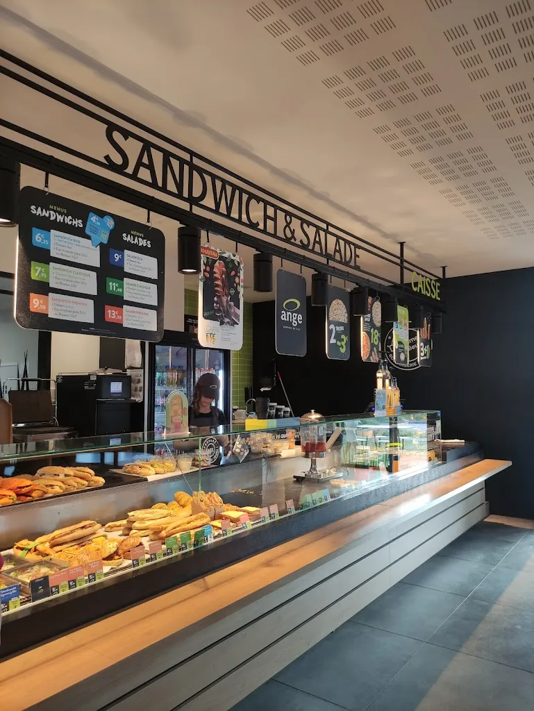 Elizabeth Baker_BOULANGERIE ANGE_Harfleur_review