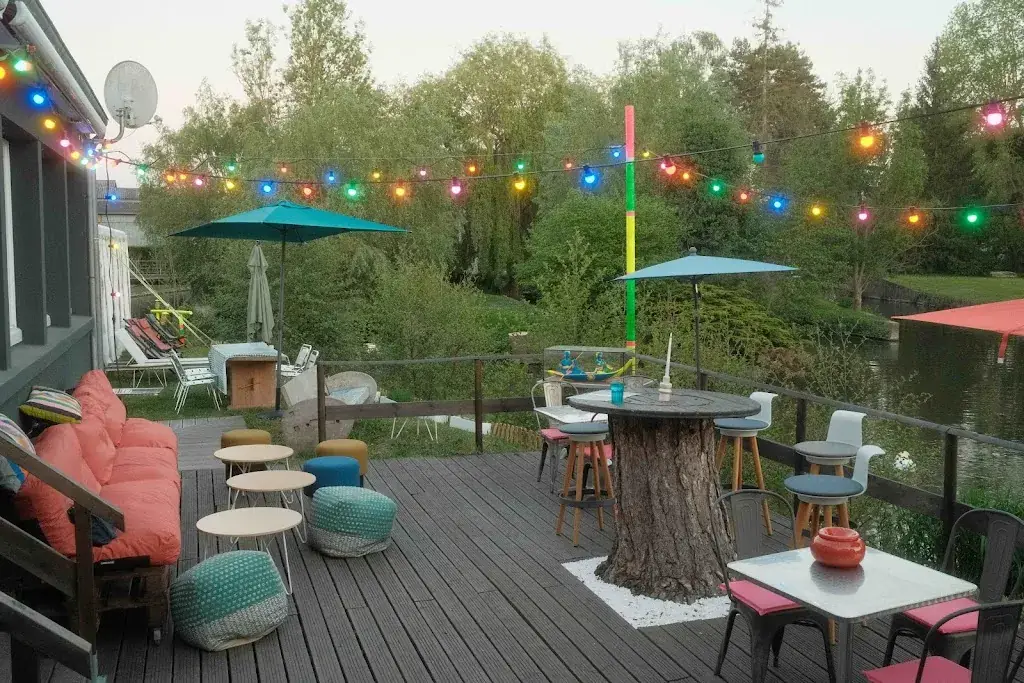 La Guinguette Canoë restaurant à Autheuil-Authouillet