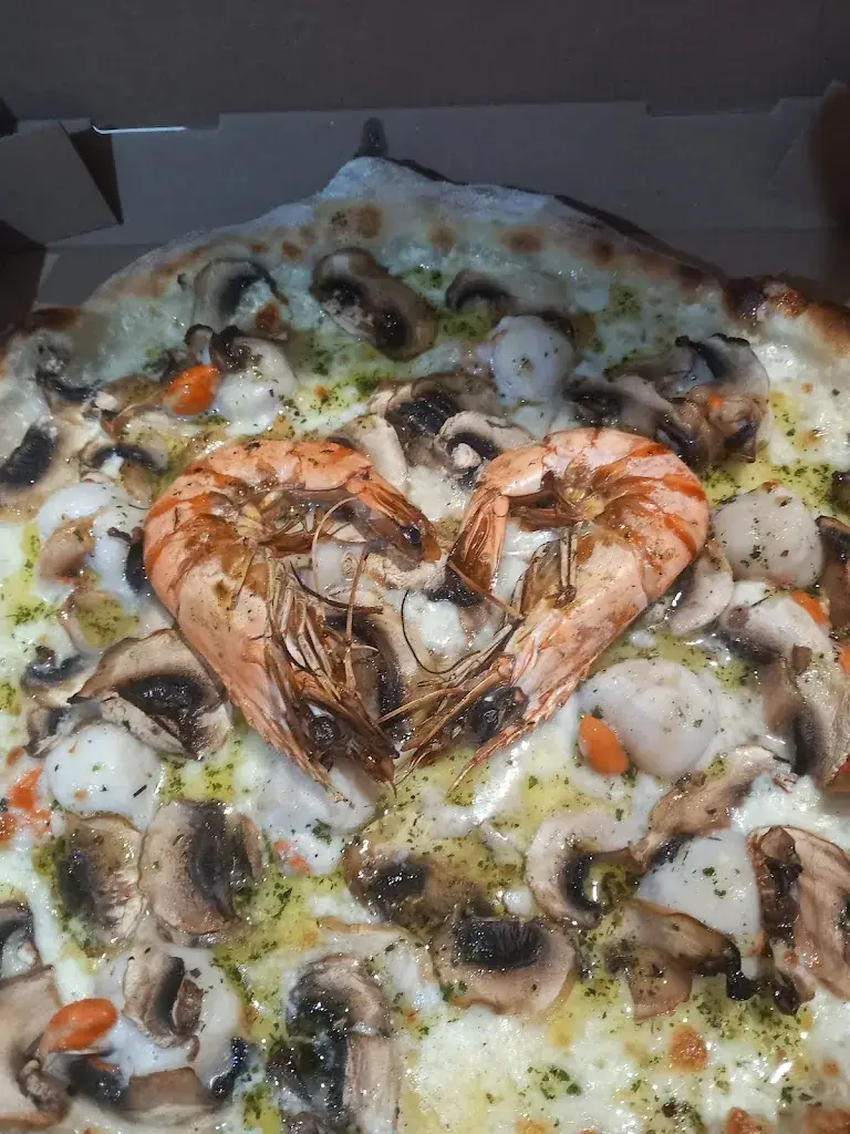 Pizza Marco_Houppeville_slider_image_3