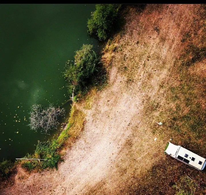 Enfys Davies_LES 3 ETANGS_Jouy-sur-Eure_avis