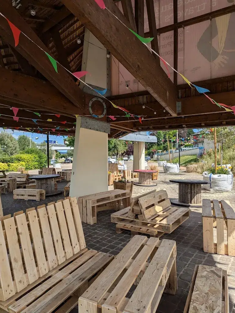 La Guinguette de Pont de l'Arche restaurant in Pont-de-l'Arche