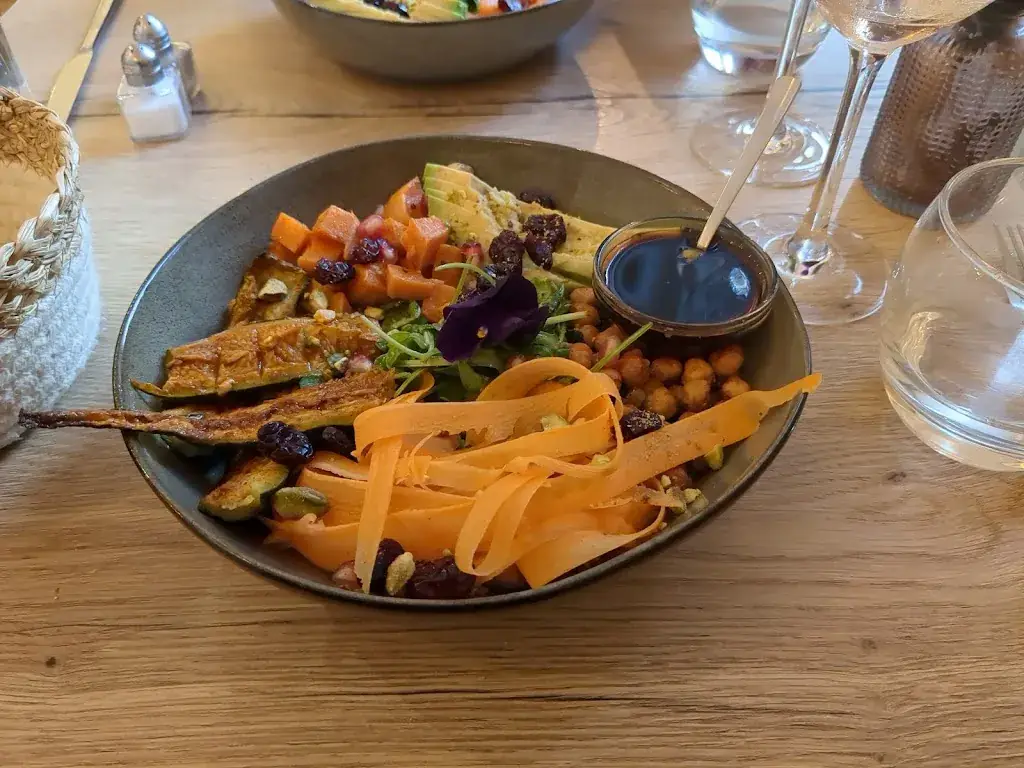 Helen Mitchell_Aux Bains Fleuris_Houlgate_review