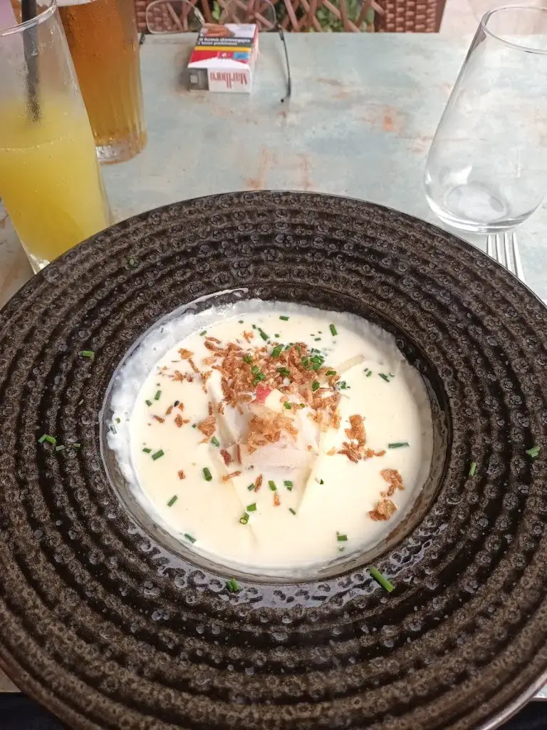 The mayonnaise Man_Les Halles_Houlgate_avis