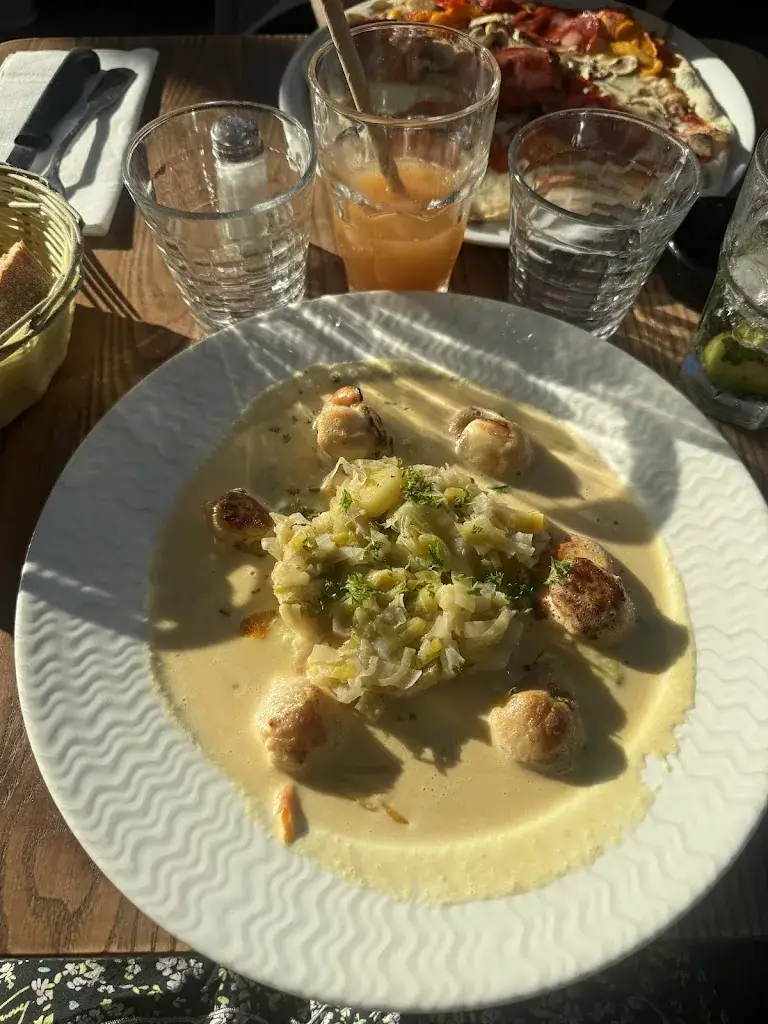 L'Arbre à Pin_Houlgate_slider_image_2