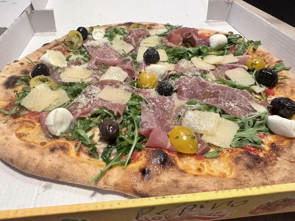 La pizza du plateau Chez Peppino_Givors_slider_image_3