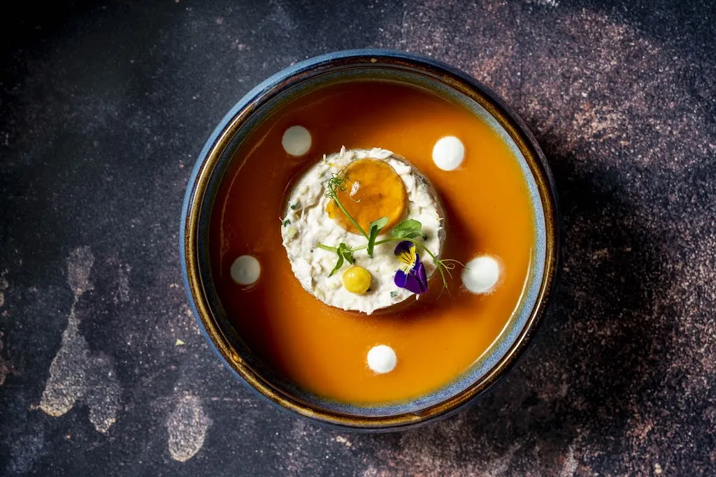 La Joly Table_Ifs_slider_image_2