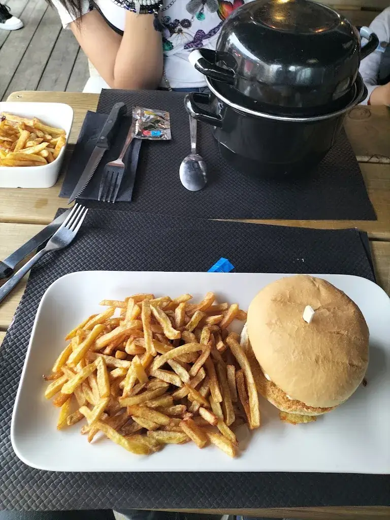 Cha Yac_Garence_Jullouville_review