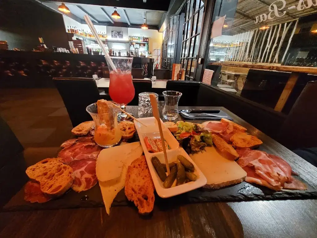 Restaurant La Prohibition Jullouville_Jullouville_slider_image_2