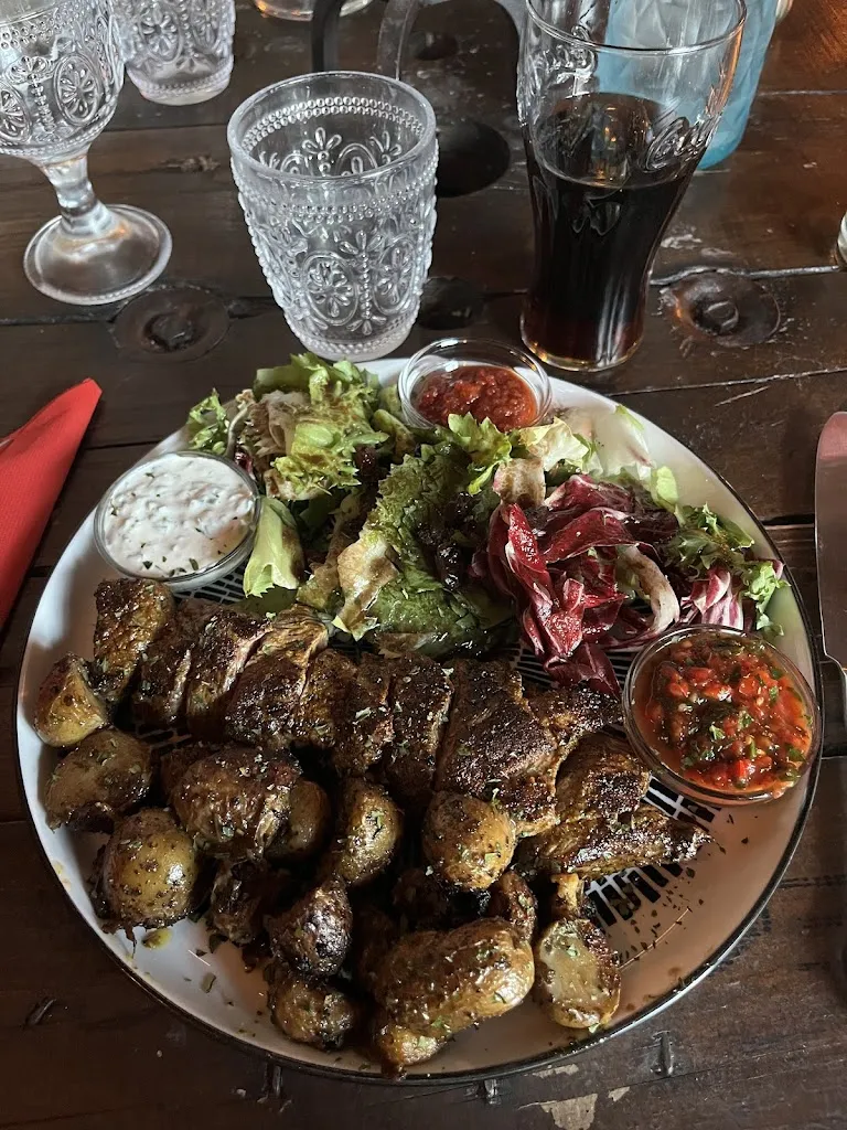 Bar à vins - La cour du Roi_Ivry-la-Bataille_slider_image_2