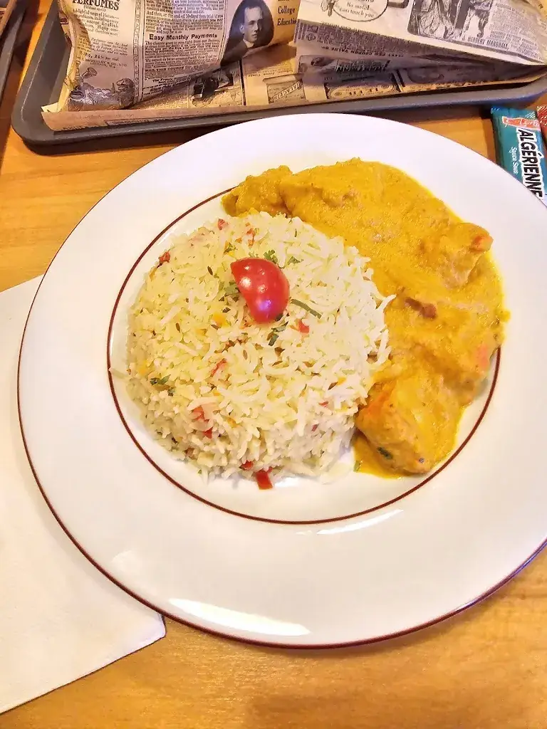 S SIDE BISTRO_Ivry-la-Bataille_slider_image_3