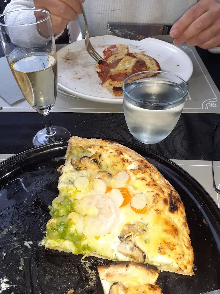 Jean marc pivot_Les pizzas d'Éric_Bonneville-sur-Iton_review