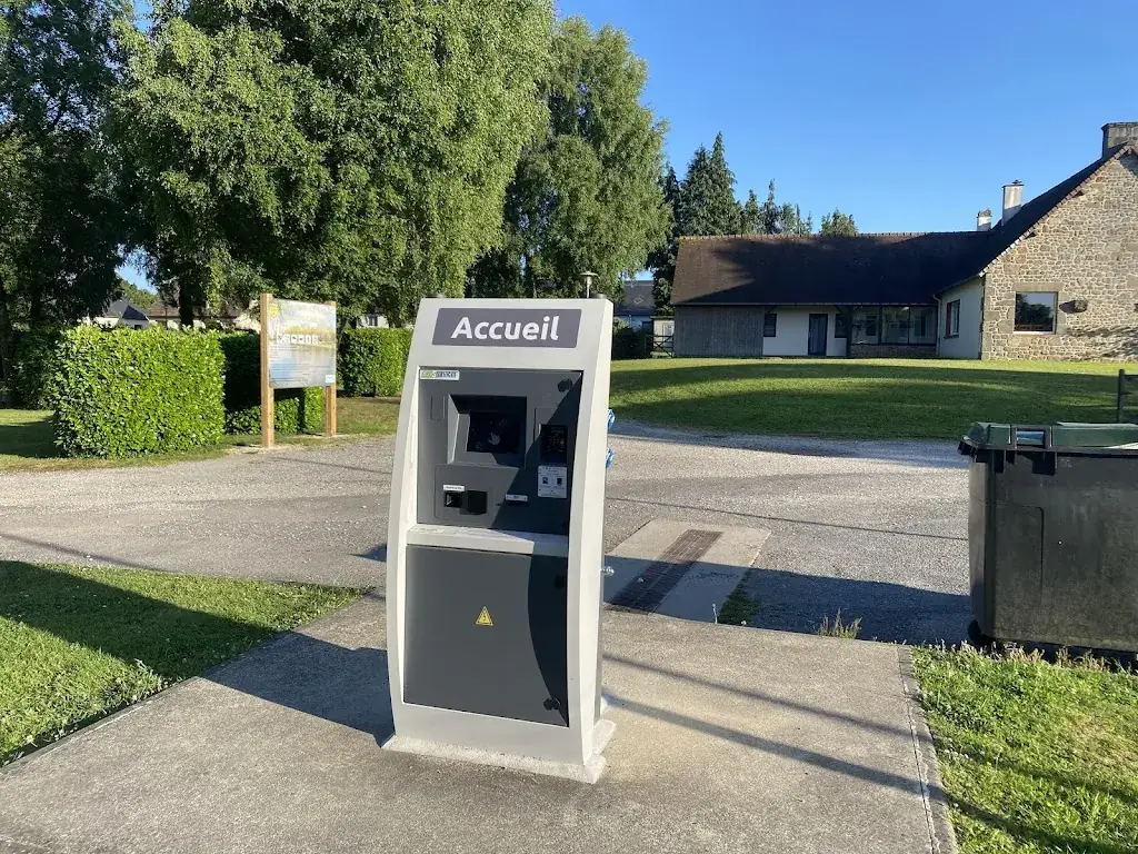 Charles Shelbourne_Aire de camping car_Ferrière-aux-Étangs_review